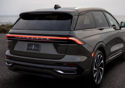 The rear of a 2024 Lincoln Black Label Nautilus® SUV displays full LED rear lighting. | Hooks Lincoln in Fort Worth TX