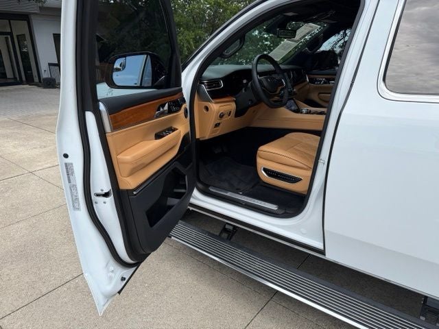2023 Jeep Grand Wagoneer Series III