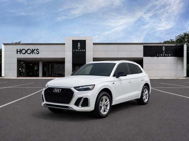 2022 Audi Q5 45 Premium's photo