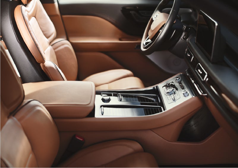 A 2023 Lincoln Aviator® Black Label model is shown in the Flight interior theme | Hooks Lincoln in Fort Worth TX