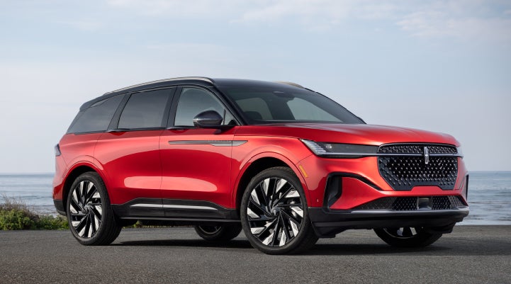 A 2024 Lincoln Nautilus® Reserve model is shown with the stylish available Jet Appearance Package. | Hooks Lincoln in Fort Worth TX