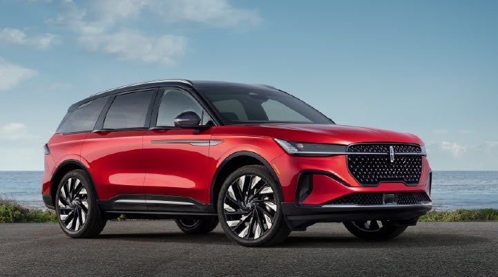 A 2025 Lincoln Nautilus® Reserve model is shown with the stylish available Jet Appearance Package. | Hooks Lincoln in Fort Worth TX