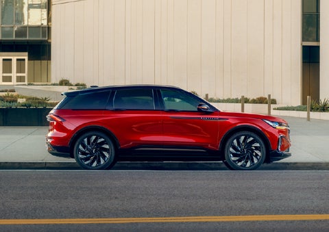 2025 Lincoln Nautilus® SUV with the available Jet Appearance Package and Hybrid transmission. | Hooks Lincoln in Fort Worth TX