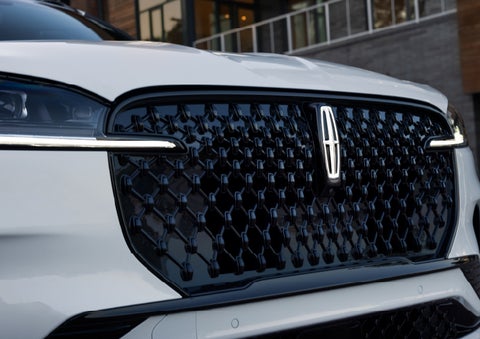The front grille of a 2026 Lincoln Aviator® SUV is shown. | Hooks Lincoln in Fort Worth TX